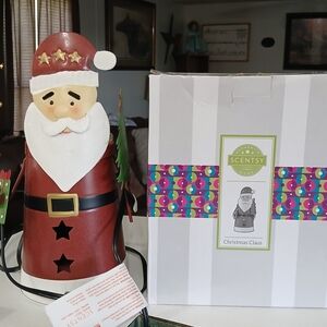 Scentsy Festive Santa Claus Warmer - Red and White